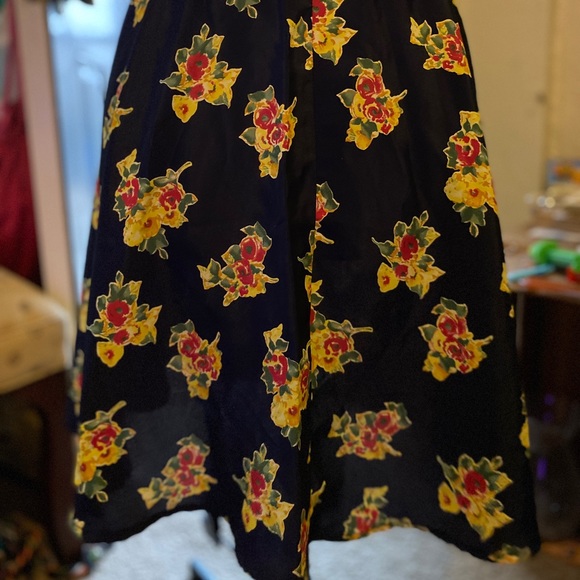 Vintage Floral Flaired Mini Skirt - Picture 2 of 2